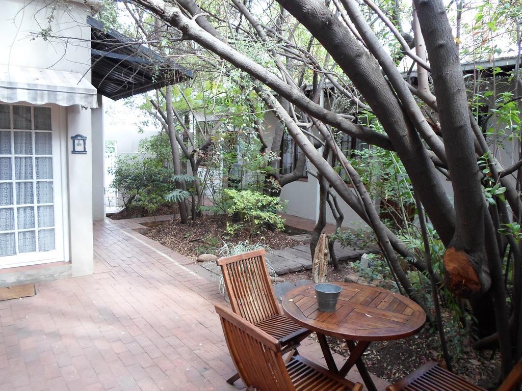 Melville Turret Guesthouse Johannesburg Bagian luar foto