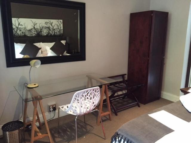 Melville Turret Guesthouse Johannesburg Bagian luar foto