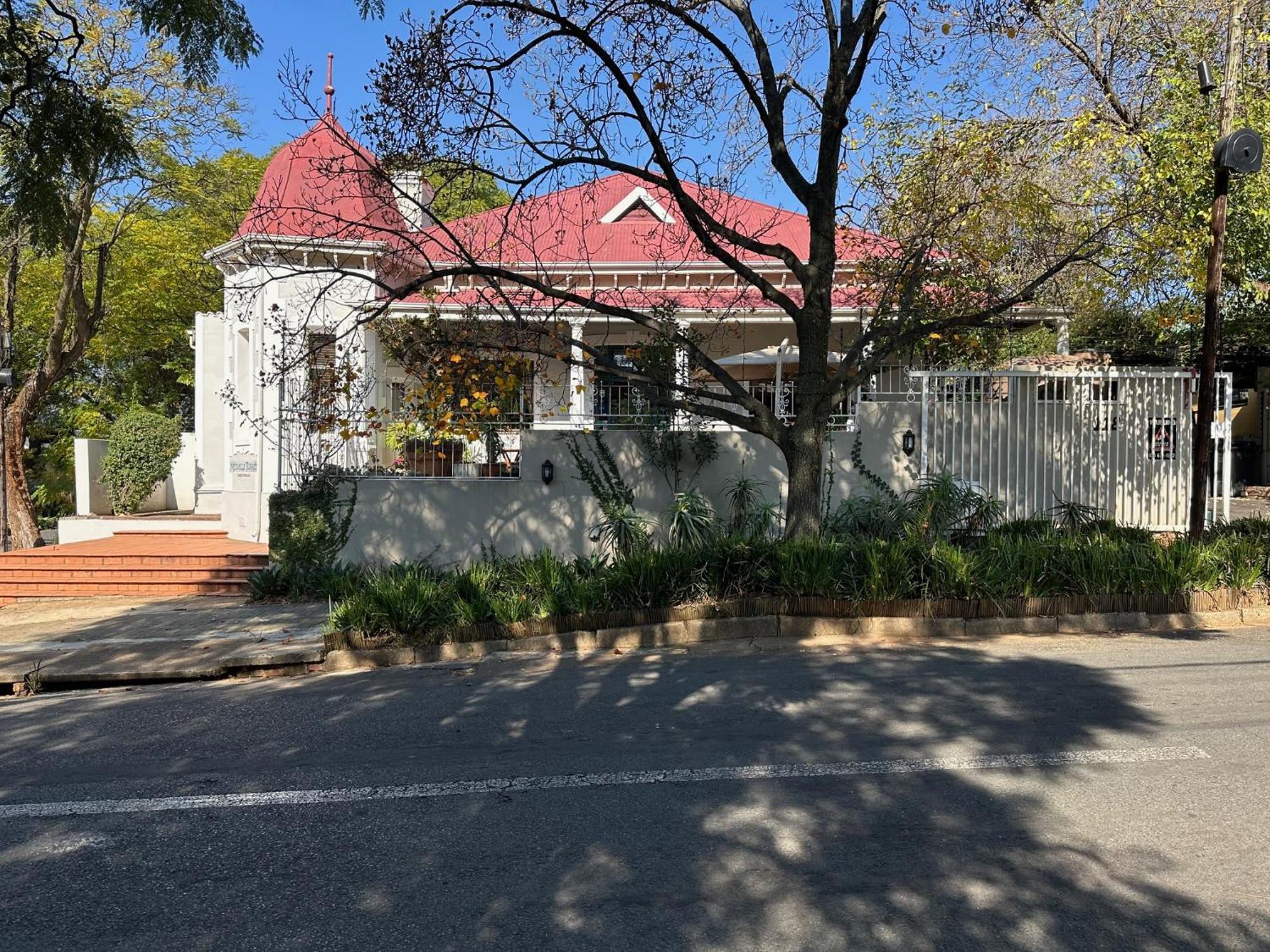 Melville Turret Guesthouse Johannesburg Bagian luar foto