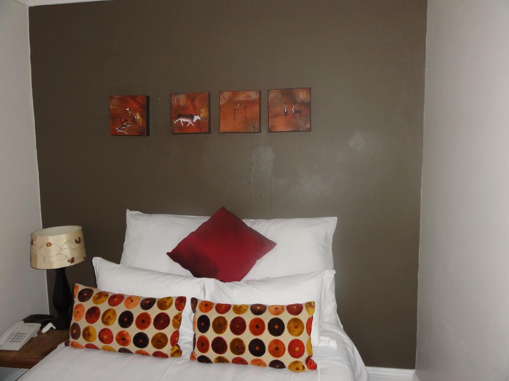 Melville Turret Guesthouse Johannesburg Bagian luar foto